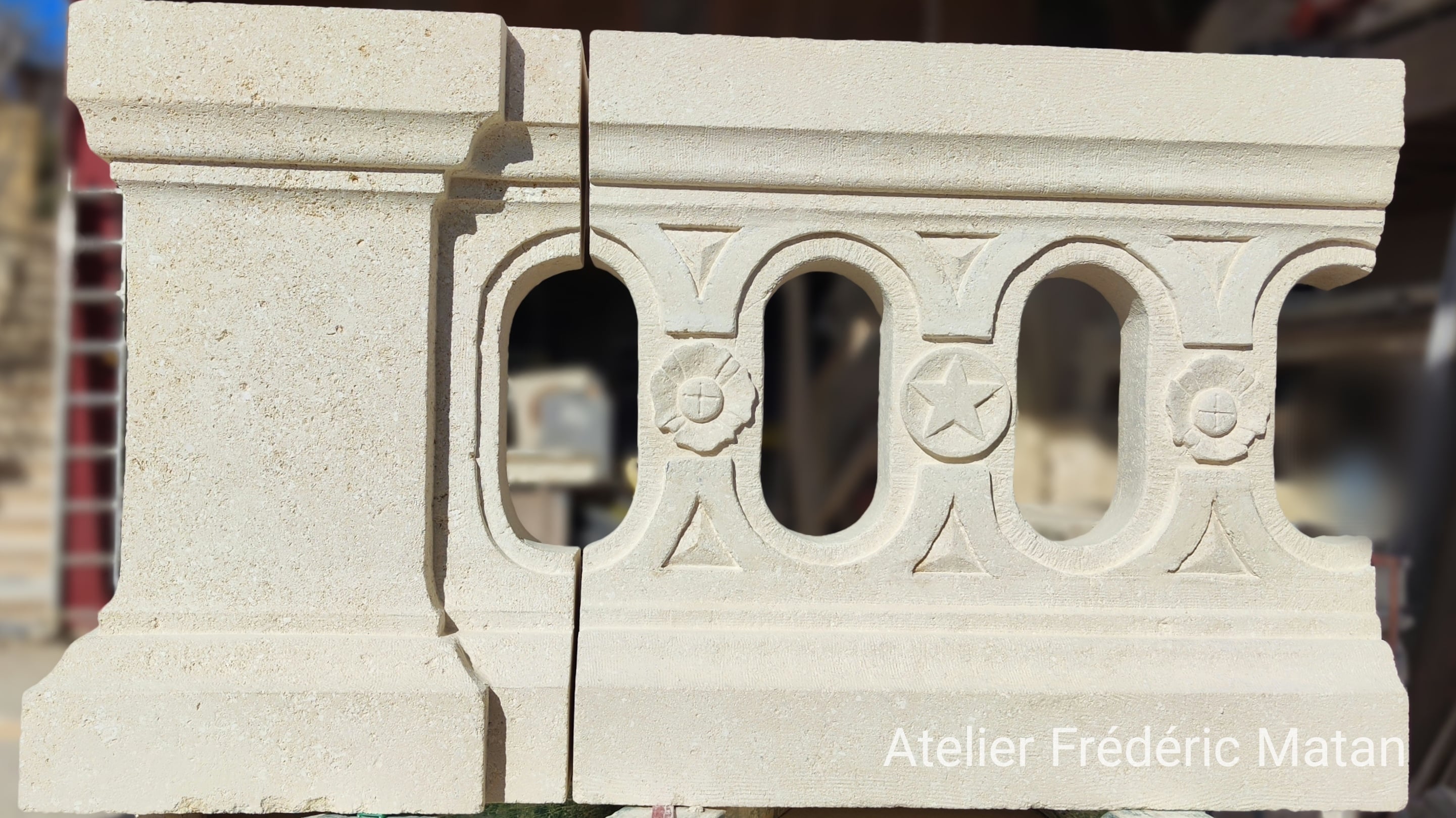 BALUSTRADE